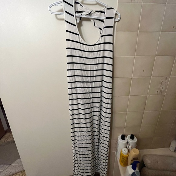 Keyhole Back Maxi Dress - Picture 1 of 2